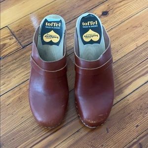 Swedish Haasbeens Clogs